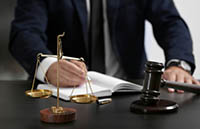Experts Juridique Qualifiés à Aurons, droit du travail et droit pénal